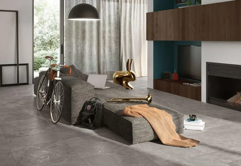 Интерьер Imola Blue Savoy