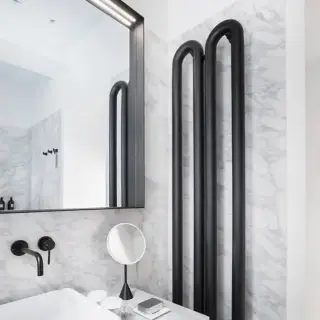 Antrax Tubone Полотенцесушитель электрический21x170H см, цвет: черный матовый