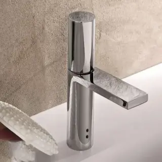 Fantini Milano Электронный смеситель для раковины на 1 отверстие, цвет: хром