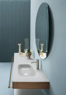 Столешница стеклянная с интегр. раковиной, с отв. под смеситель, п/держатель mat black, 120*53*12h фасад bianko silk(70), боковины Noce Canaletto