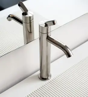 Смеситель для раковины Agape Square ARUB1084A полированная сталь