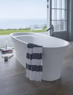 Ванна Duravit CAPE COD 700330000000000 DuraSolid® A, цвет белый; с бесшовной панелью и ножками, с двумя наклонами для спины, со специальным сливом и переливом