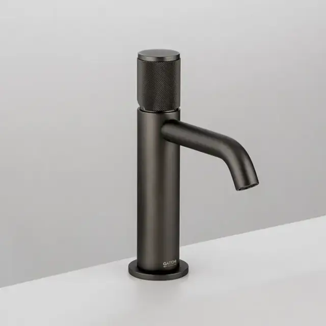 Gattoni MD Смеситель для раковины, 1 отв., ручки RONCO, с донным клапаном, цвет: черный матовый