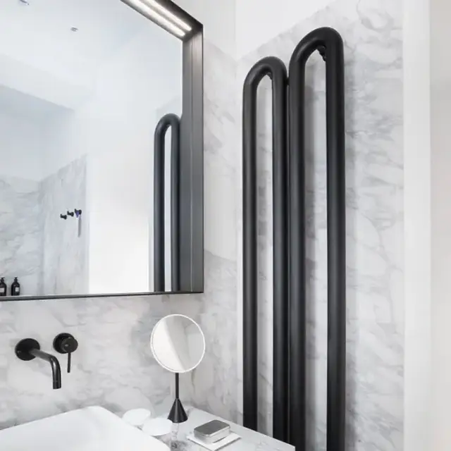 Antrax Lana Полотенцесушитель 21x170Hсм, Dx, электрический, цвет: черный матовый