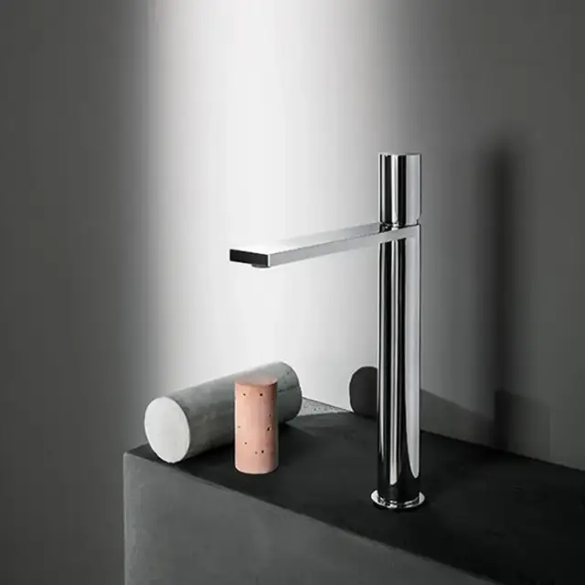 Fantini Milano Смеситель для раковины, 1 отв., излив: 220 мм, цвет: хром