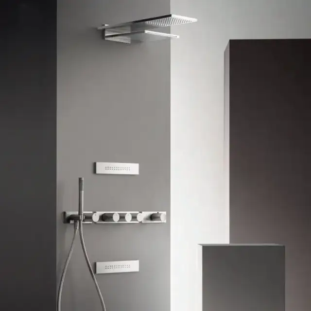 Fantini Milano Душевая система с верхним душем и форсунками