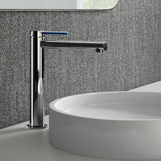 Gattoni Circle One Смеситель для раковины, на 1 отв., излив 140 мм, с донным клапаном, цвет: хром/Blu