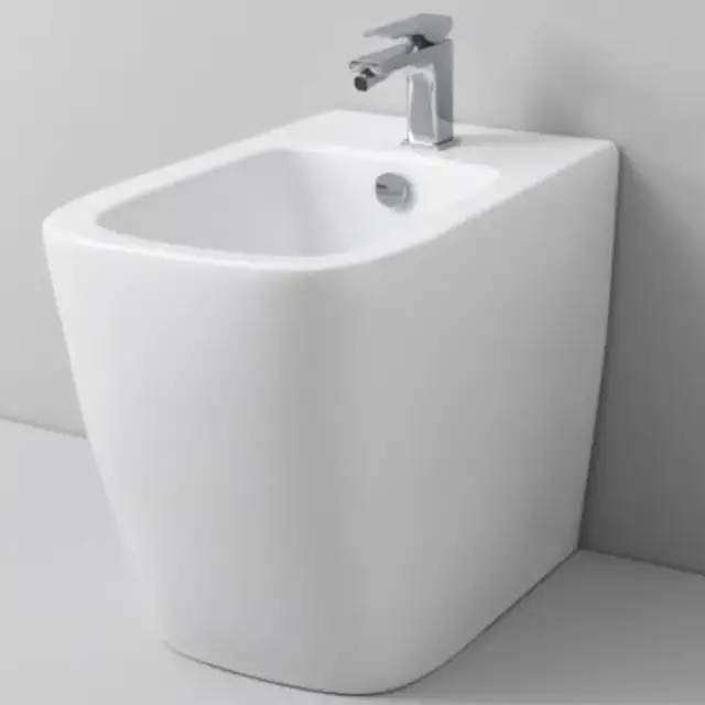 Artceram A16  Биде напольное приставное  36х52 см, с 1 отв под смеситель, с креплениями, цвет: белый
