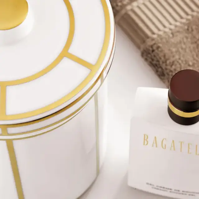 THG ITHAQUE DECOR OR Керамическая банка с крышкой, декор золото, цвет: белый