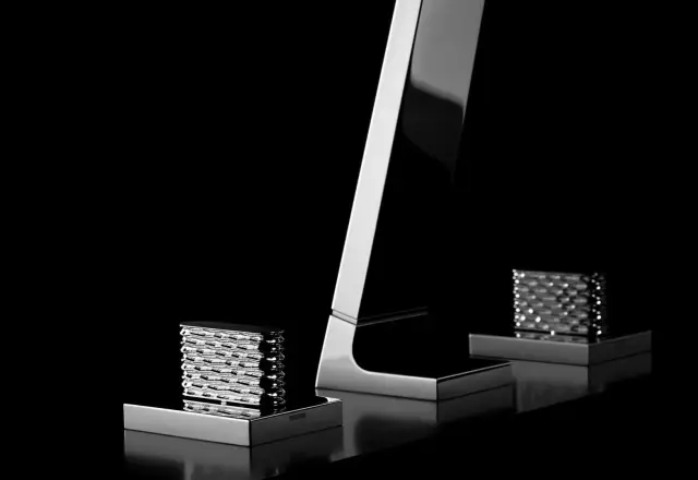 Вентиль боковой, запирание влево, 1/2 4.7*6, хром