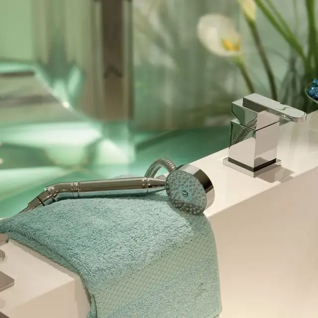 Смеситель для ванны THG PROFIL MÉTAL À MANETTES A6B.A02.6523/60A хром