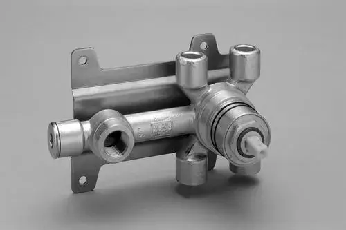 Внутренняя часть смесителя для душа (смеситель справа)